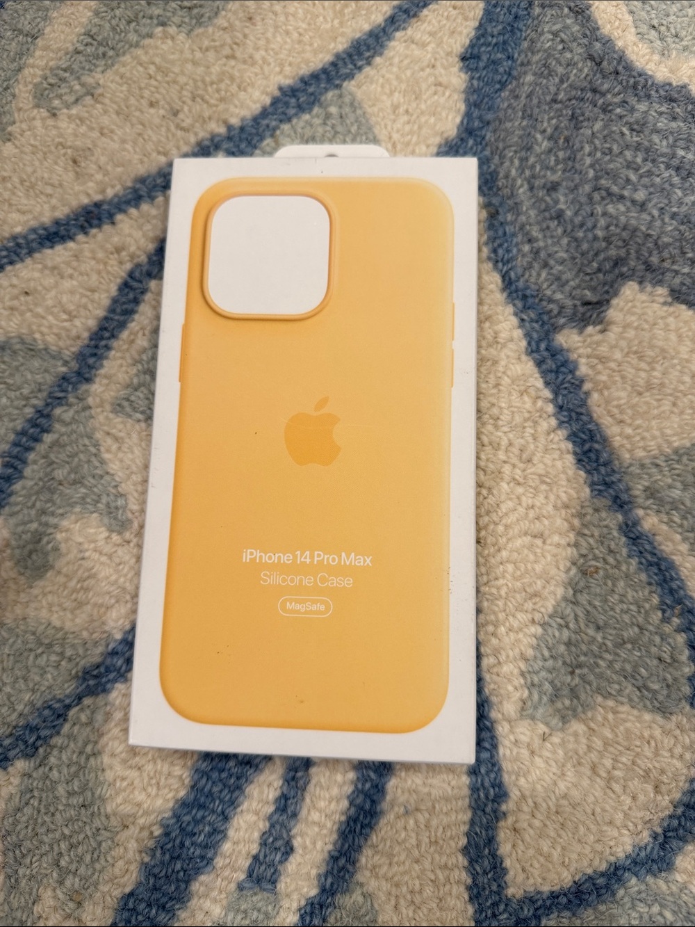 Apple iPhone 14 Pro Max Silicone Case - Lemon Yellow